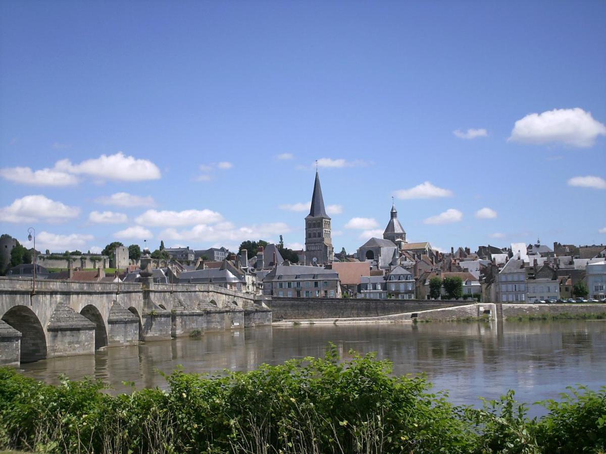 Maison De La Loire La Charite Bagian luar foto